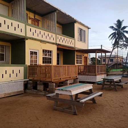 Pal'S On The Beach - Dangriga, Belize ภายนอก รูปภาพ