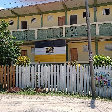 Pal'S On The Beach - Dangriga, Belize ภายนอก รูปภาพ