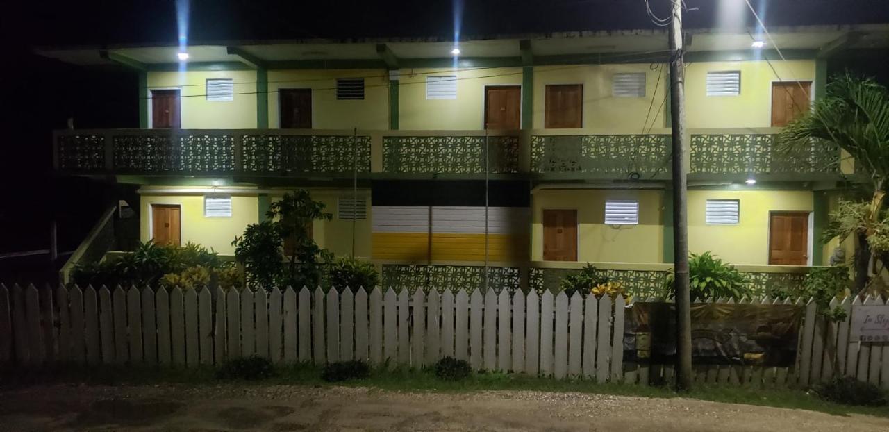 Pal'S On The Beach - Dangriga, Belize ภายนอก รูปภาพ