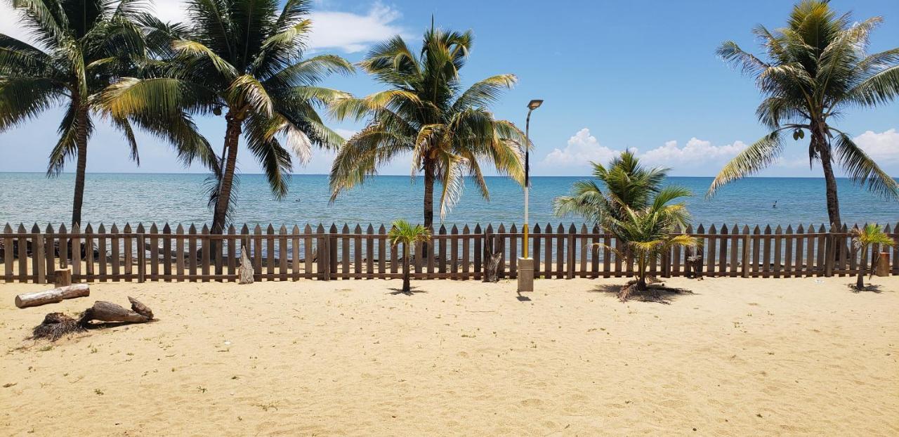 Pal'S On The Beach - Dangriga, Belize ภายนอก รูปภาพ