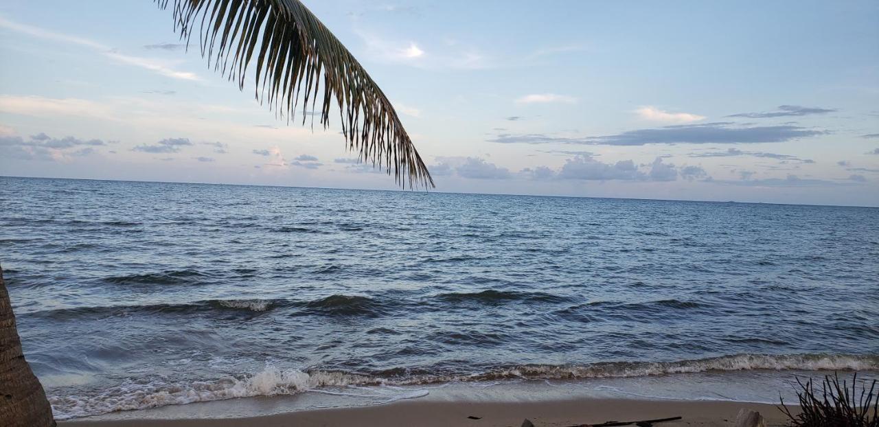 Pal'S On The Beach - Dangriga, Belize ภายนอก รูปภาพ