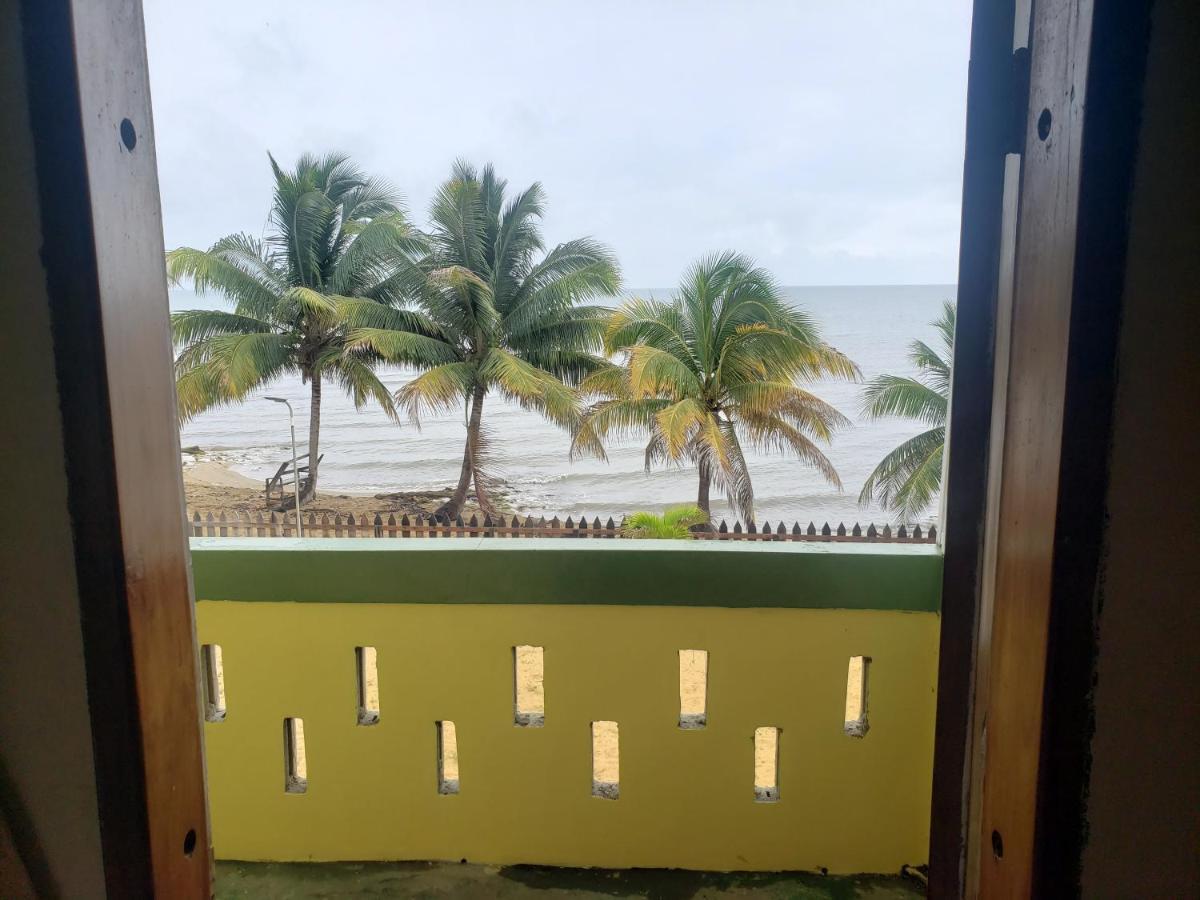 Pal'S On The Beach - Dangriga, Belize ภายนอก รูปภาพ