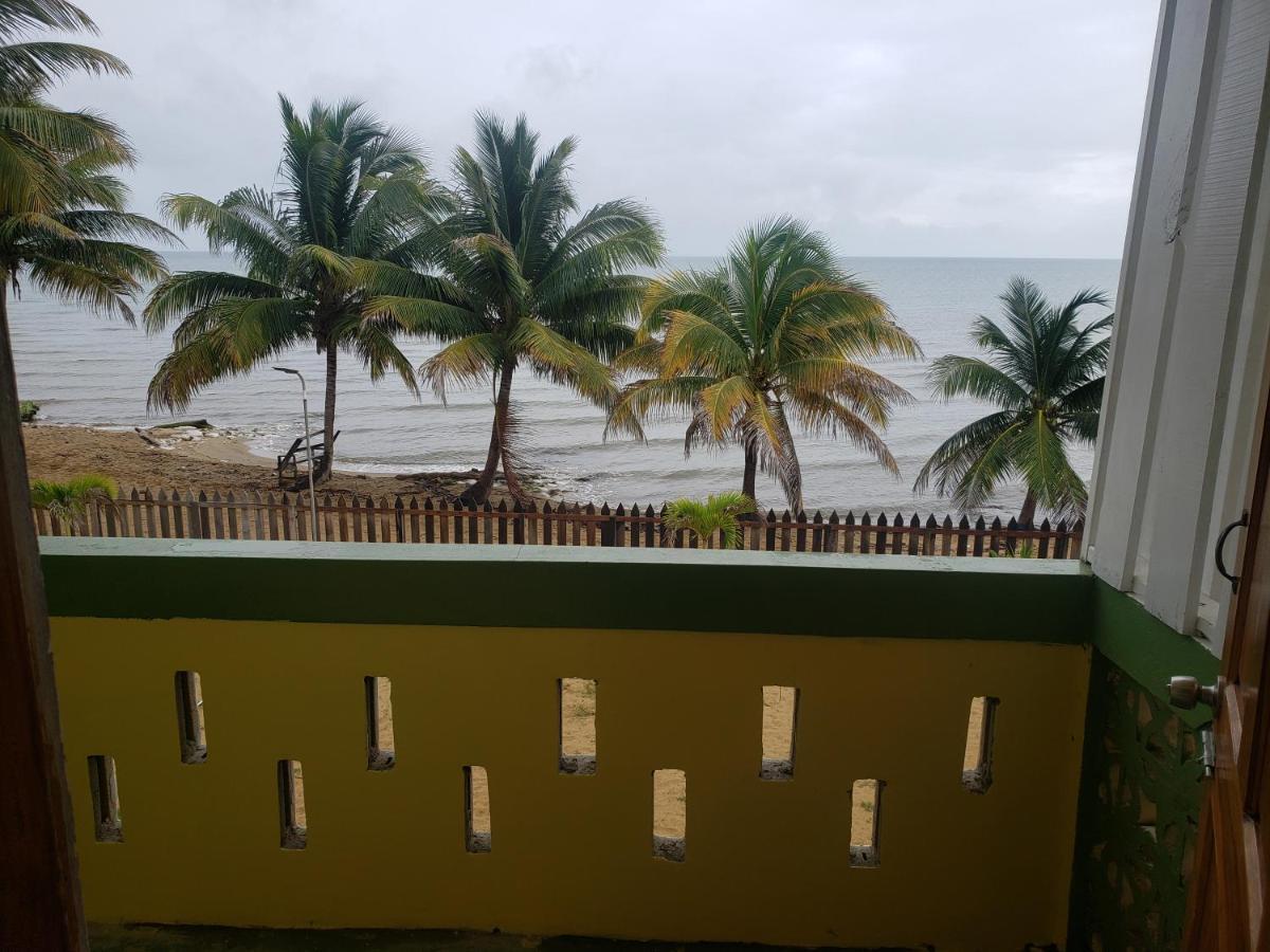 Pal'S On The Beach - Dangriga, Belize ภายนอก รูปภาพ